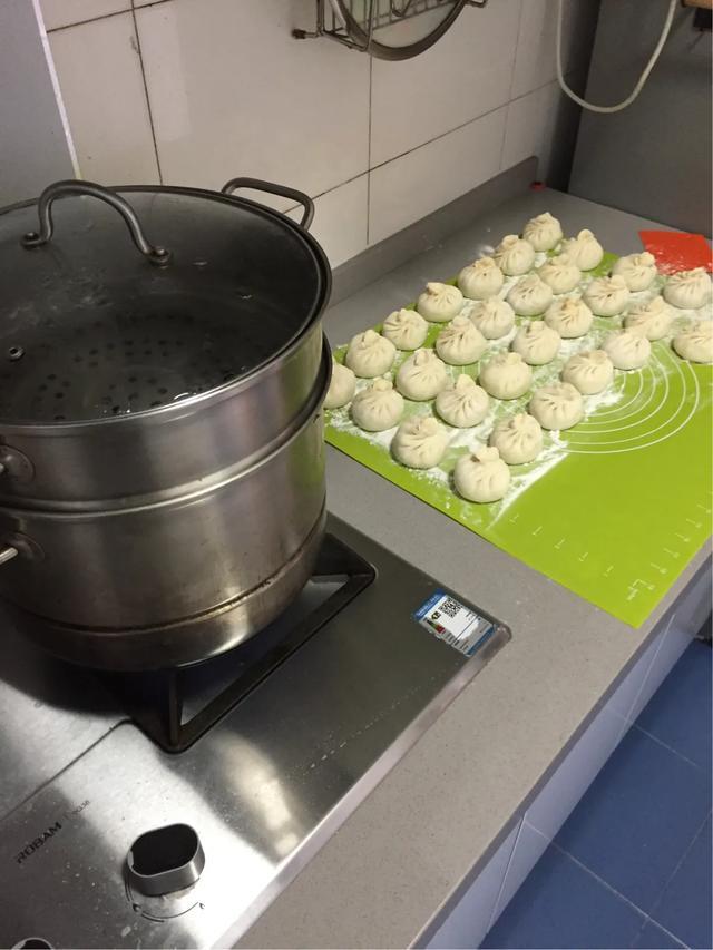 包子的做法 视频
:怎么蒸包子好吃呢？  第9张