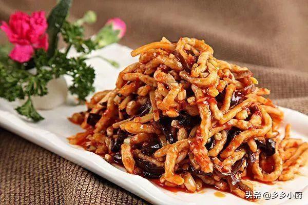 川味水煮牛肉的做法视频
:回锅肉、鱼香肉丝、麻婆豆腐、水煮牛肉和宫保鸡丁等川菜代表菜的传统做法是什么？  第2张