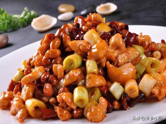 川味水煮牛肉的做法视频
:回锅肉、鱼香肉丝、麻婆豆腐、水煮牛肉和宫保鸡丁等川菜代表菜的传统做法是什么？  第5张