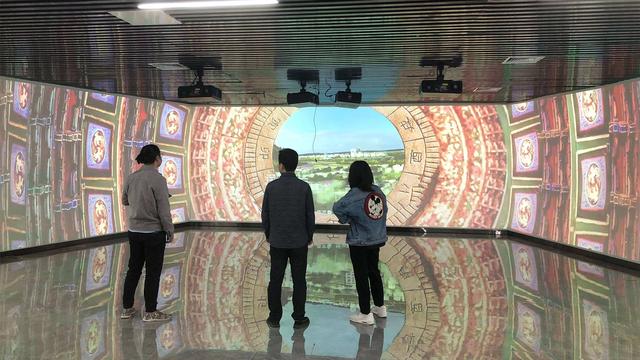 沉浸式投影视频怎么做
:什么叫做沉浸式视频？  第1张