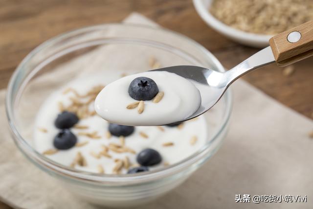 电饭锅怎样做酸奶视频
:没有酸奶菌和酸奶机，可以在家自己做酸奶吗？怎么做呢？  第2张