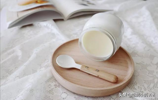电饭锅怎样做酸奶视频
:没有酸奶菌和酸奶机，可以在家自己做酸奶吗？怎么做呢？  第6张