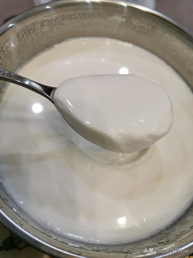 电饭锅怎样做酸奶视频
:没有酸奶菌和酸奶机，可以在家自己做酸奶吗？怎么做呢？  第7张
