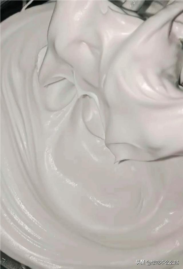冰淇淋怎么做成的视频
:冰激凌是怎么做出来的？  第4张