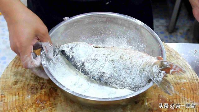 红烧鱼泡的做法视频
:红烧鲤鱼怎么做？  第2张