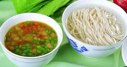 摆汤面的做法视频
:陕西户县的摆汤面到底是咋吃的？  第1张