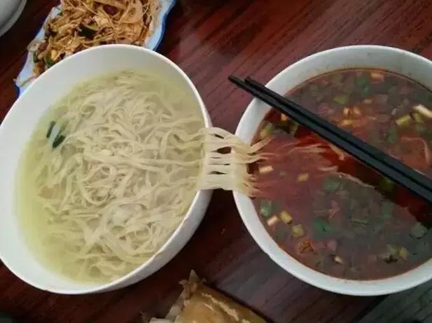 摆汤面的做法视频
:陕西户县的摆汤面到底是咋吃的？  第2张