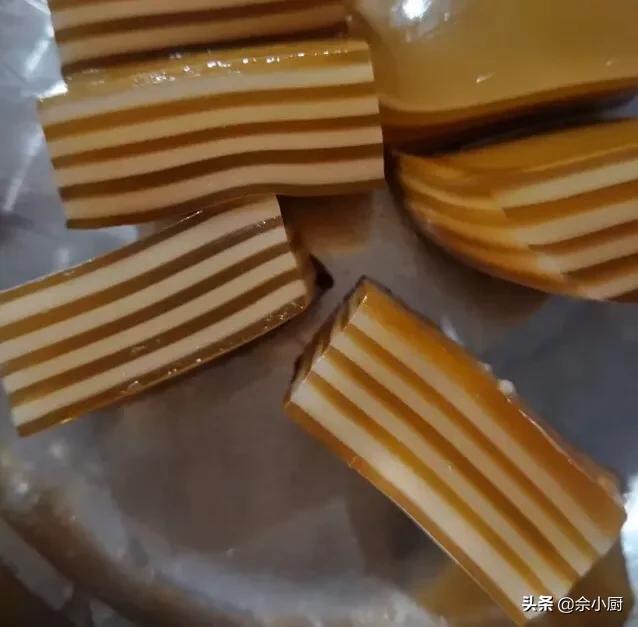 千层糕的做法视频
:用木薯粉怎么做千层糕？  第9张