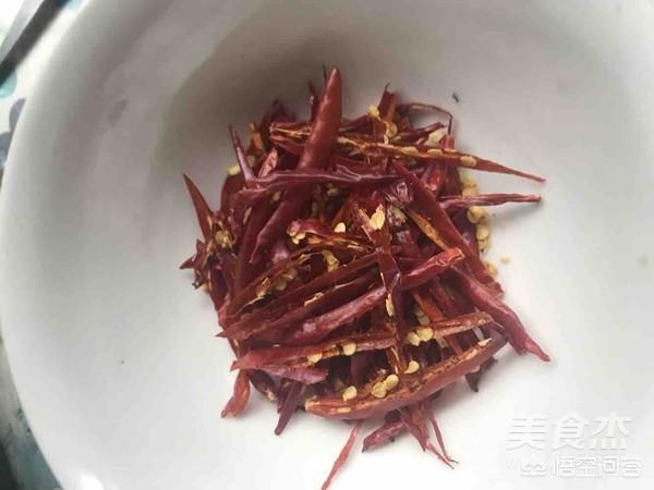 干扁肉的做法视频
:做干煸类菜肴应该注意什么？干煸肉丝怎样做才能使肉丝干香而不硬？  第1张