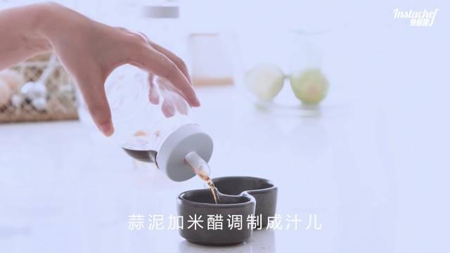 白面饼的做法视频
:面粉鸡蛋薄饼怎么做？  第13张