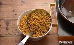 酥豆的做法视频
:酸辣粉里的酥黄豆怎么做？  第5张