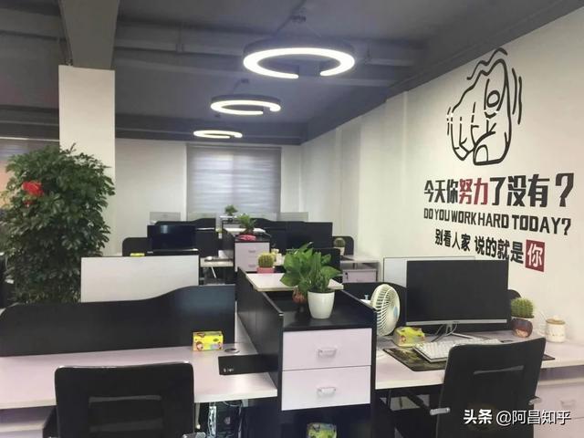 如何在短视频中植入广告
:做为三农领域创作者，怎样做好农村电商和内容化营销？如何在文章或视频中插入广告？  第1张