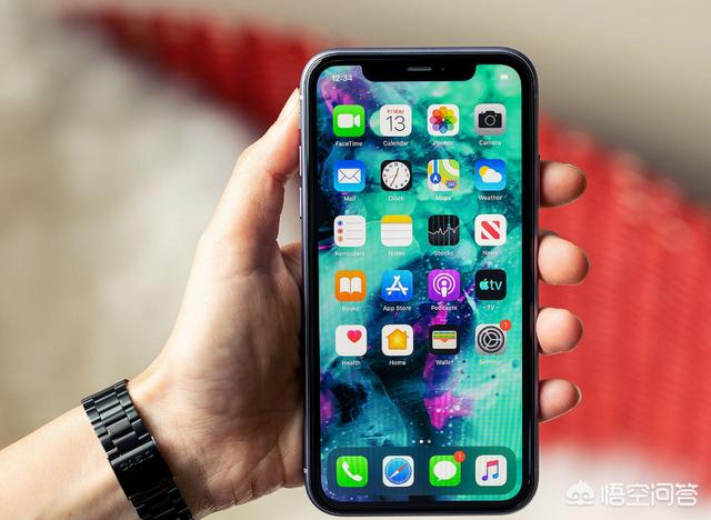 iphone11广告视频
:如何看待QQ登录界面出现了iphone11的广告？  第2张