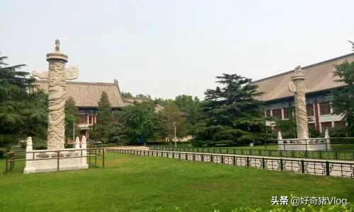 短视频讲师
:北京的大学老师，如果拍摄短视频，拍什么最吸引人？  第2张