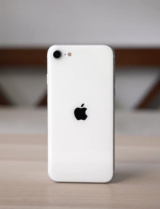 se01短视频国产:最便宜的iPhone手机即将亮相，国产手机还能守住中端机份额吗？  第3张