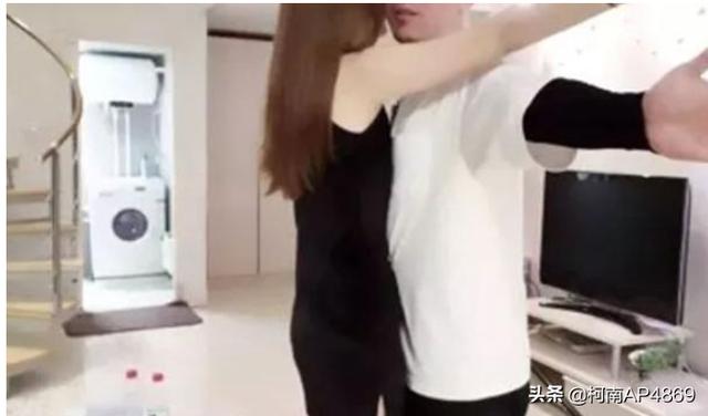 超色短视频
:男主播与女主播举止太过亲密，超管好心提醒却遭辱骂，结果当场封禁！你觉得合理吗？  第2张