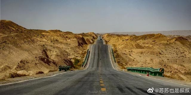 对称式构图(对称式构图达到的效果一般不包含 )  第3张