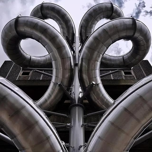 对称式构图(对称式构图达到的效果一般不包含 )  第13张