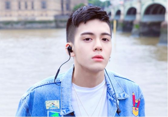 曾舜晞整容(曾舜晞整容了嘛)  第1张